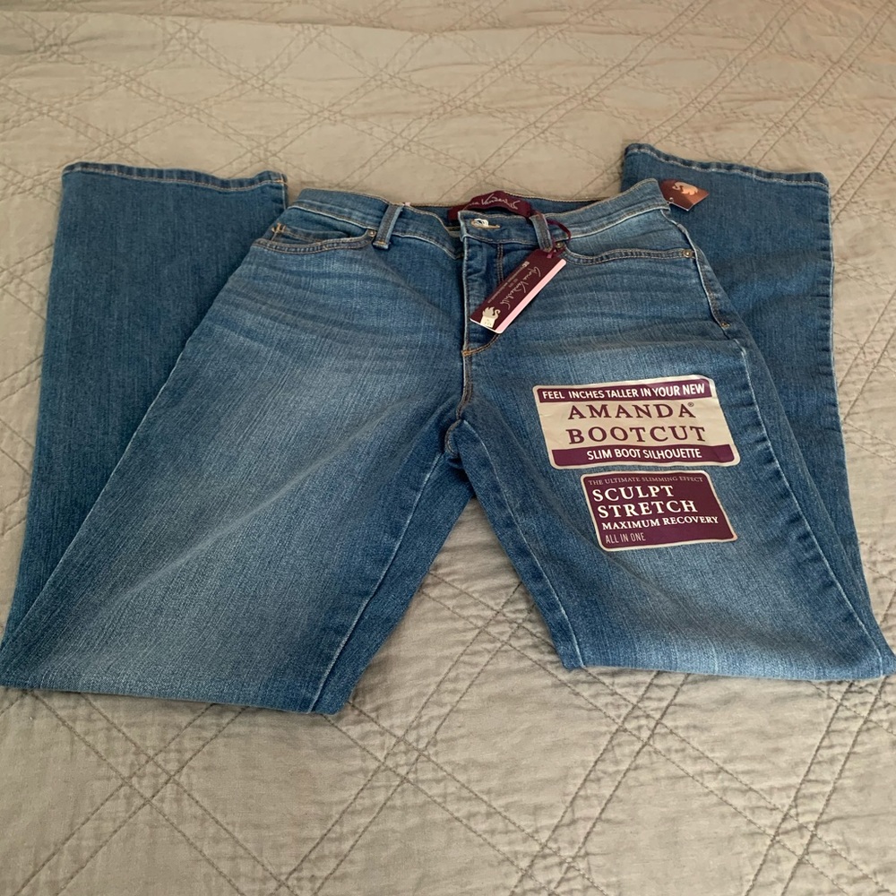 Gloria Vanderbilt NWT